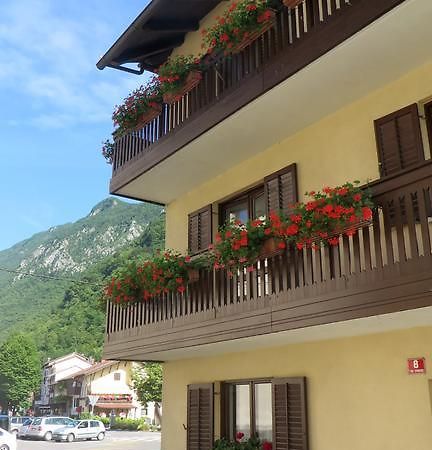 Hisa Lescer Apartment Кобарид Екстериор снимка