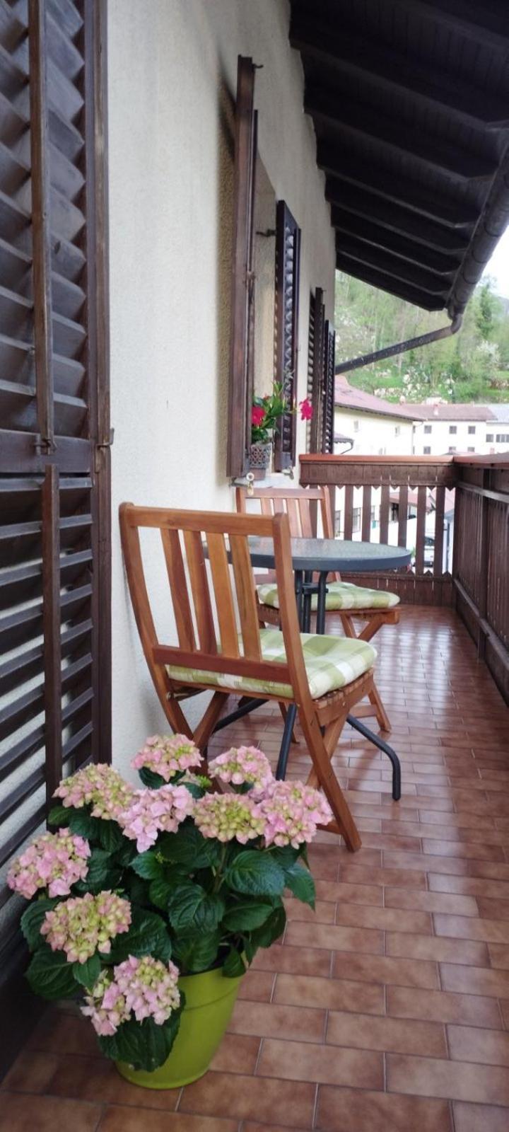 Hisa Lescer Apartment Кобарид Екстериор снимка