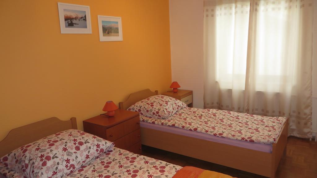Hisa Lescer Apartment Кобарид Екстериор снимка