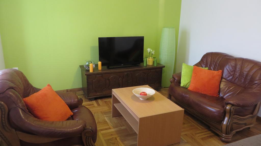 Hisa Lescer Apartment Кобарид Екстериор снимка